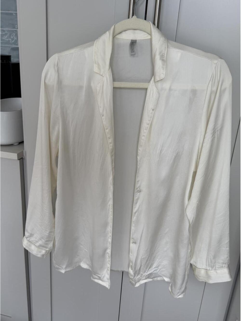 Intimissimi off-white silk shirt